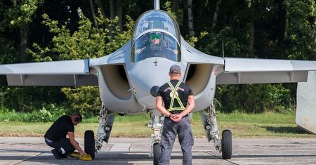 Bieliki odlatują z Dęblina. Tymczasowe przebazowanie samolotów M-346 „Bielik”
