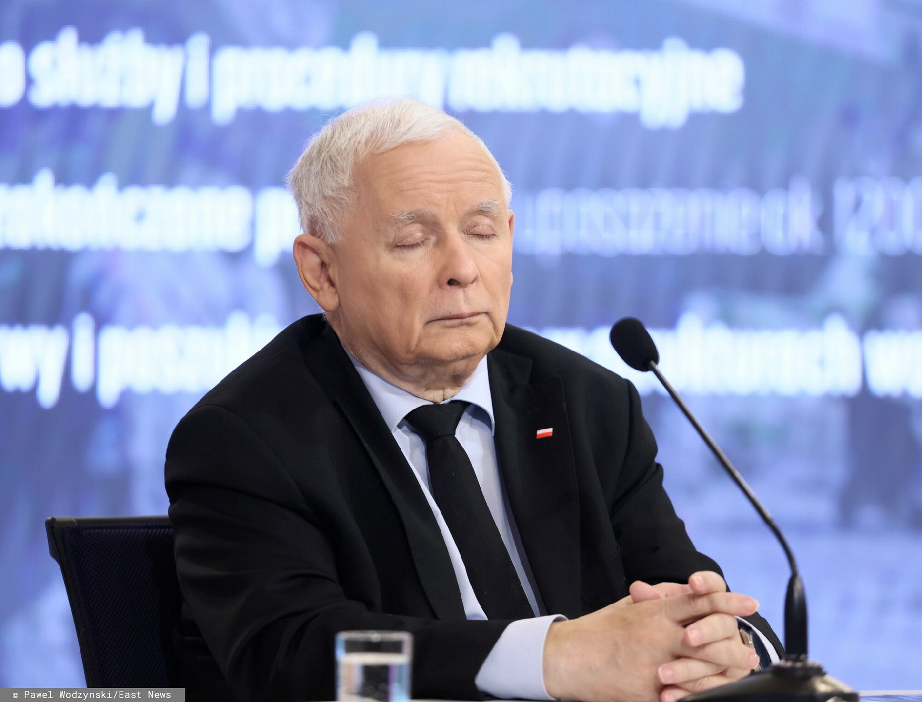 Jarosław Kaczyński na konferencji prasowej. Zaliczył kilka wpadek jednego dnia... 