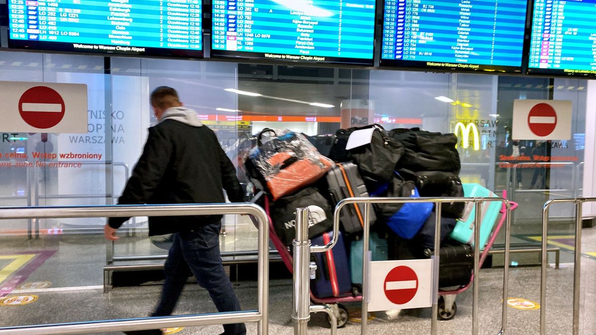 Od 15 grudnia, aby przekroczyć granicę Polski spoza strefy Schengen, trzeba okazać negatywny wynik testu na COVID-19. Dotyczy to również zaszczepionych. (Zdj. ilustracyjne)
