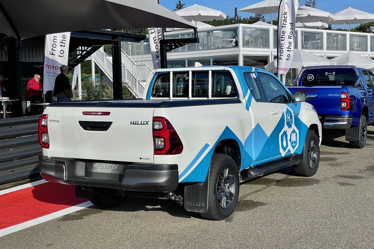 Prototypowa Toyota Hilux z ogniwami paliwowymi