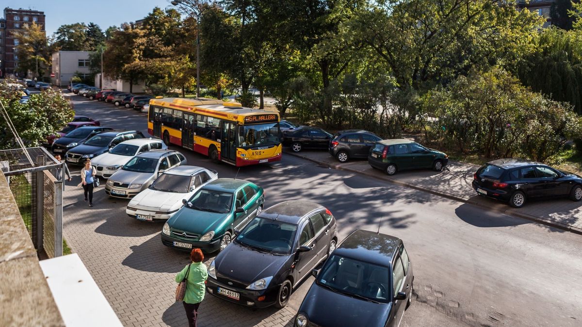 W takim miejscu samochody o DMC powyżej 2,5 tony nie powinny parkować.