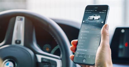 Samochód coraz bardziej jak smartfon. Szefowie BMW o czterech trendach na rynku