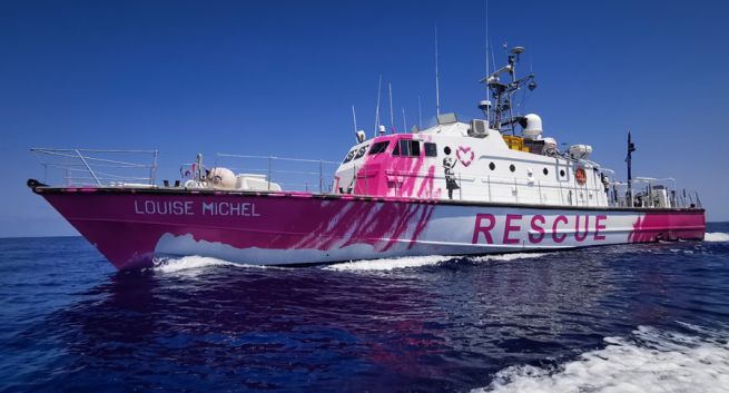 Banksy ratuje uchodźców: kupił statek apelujący o pomoc