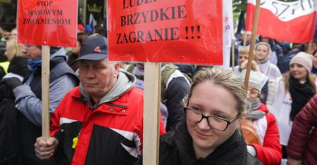 Pocztę czekają ogromne zmiany. Zachowają tyle etatów, "ile będzie można utrzymać"