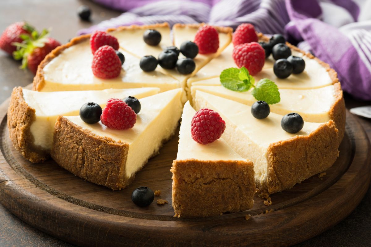 Sernik bez sera ozdób ulubionymi dodatkami