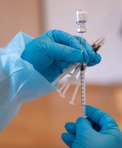 Kolejny kraj wprowadza obowiązkowe szczepienie przeciw COVID-19