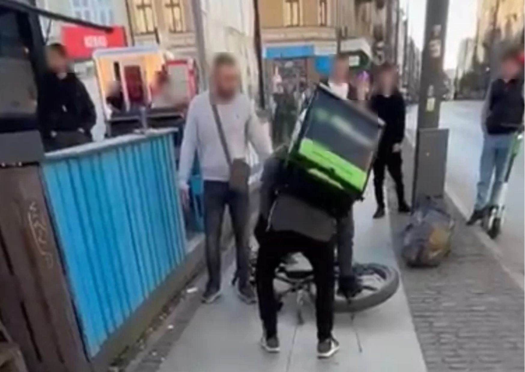 Agresywny obcokrajowiec zostanie deportowany