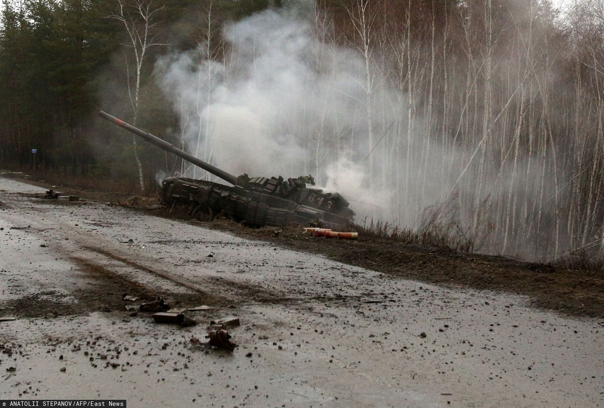 Rosyjski czołg zniszczony przez siły zbrojne Ukrainy w obwodzie ługańskim 
