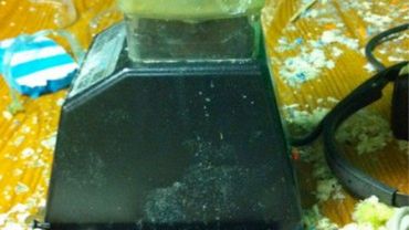 Co próbowano zmielić w tym blenderze? 1