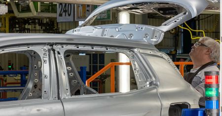 Kryzys w motoryzacji uderza w Tychy. Setki osób odejdą z pracy