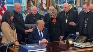 Modlili się nad Trumpem. Teraz biskupi się tłumaczą. "Manipulacja"