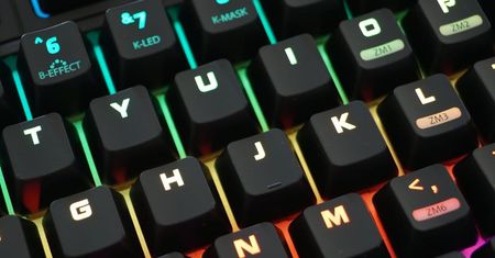 Zalman K900M - szybka, podświetlana klawiatura mechaniczna