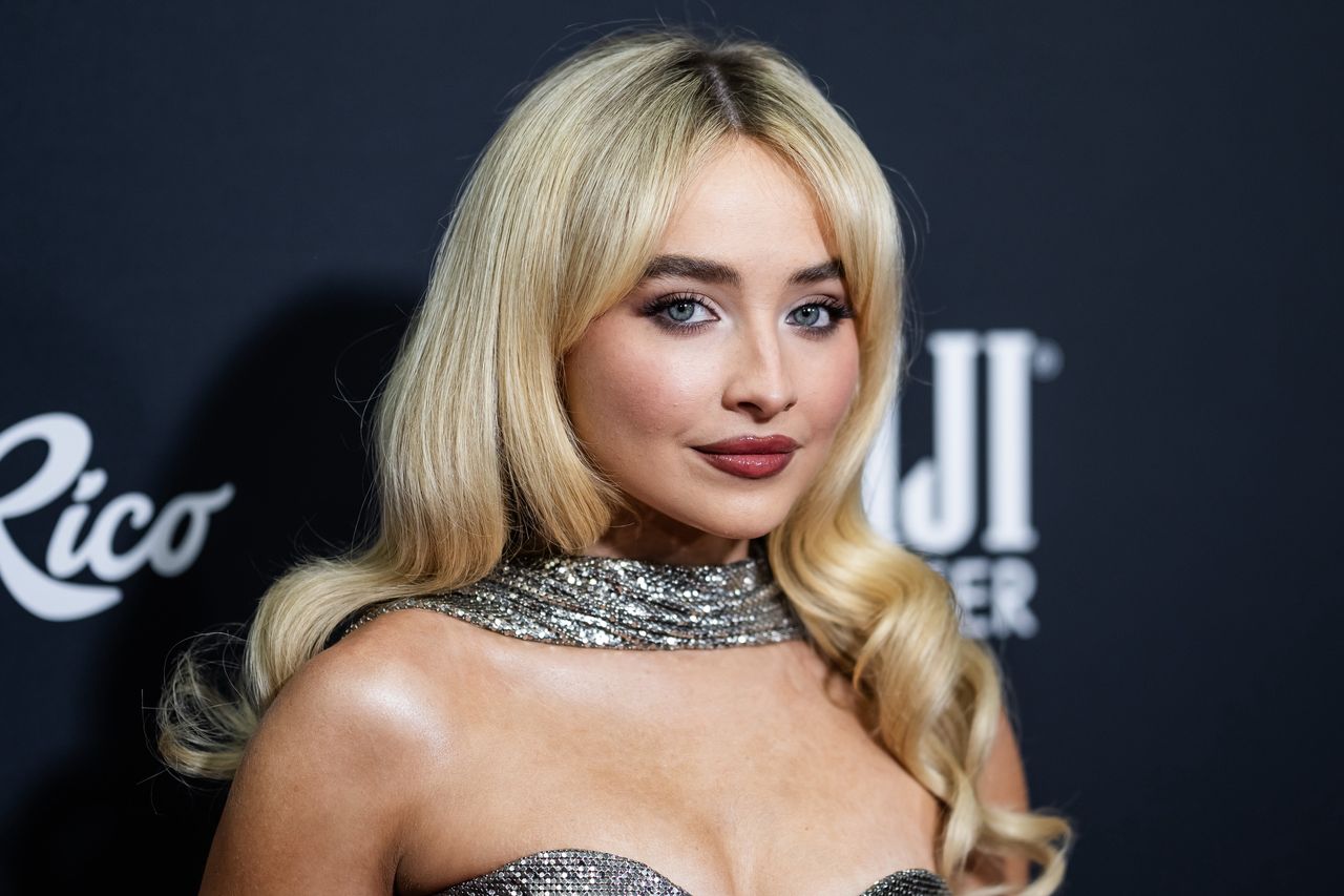 Sabrina Carpenter's bold concert stirs internet debate