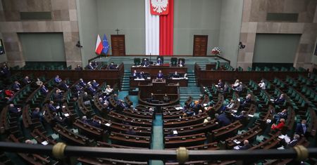 Najnowszy sondaż. Sześć partii w Sejmie