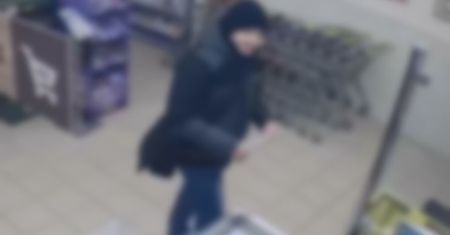 Zboczeniec w Lublinie! Napastował kobietę na klatce schodowej. Policja publikuje jego wizerunek