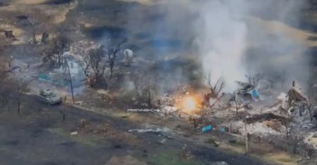 Masakra Rosjan pod Awdijiwką. Ukraiński M2A2 Bradley ODS jak terminator