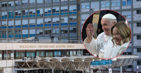 Papież Franciszek wciąż w szpitalu. Odwiedziła go premier Giorgia Meloni