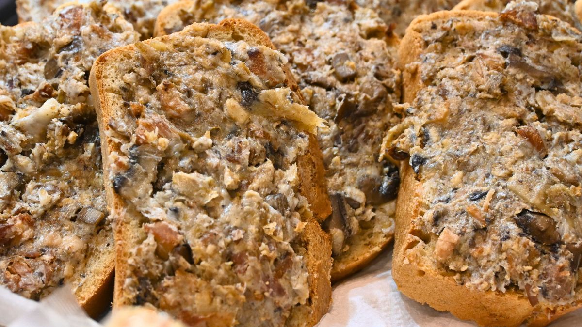 Pyszne smarowidło z pieczarkami i grzybami leśnymi