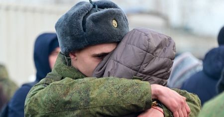 "Jeśli zaczniecie mówić, zamienimy życie twoich bliskich w piekło". FSB knebluje im usta