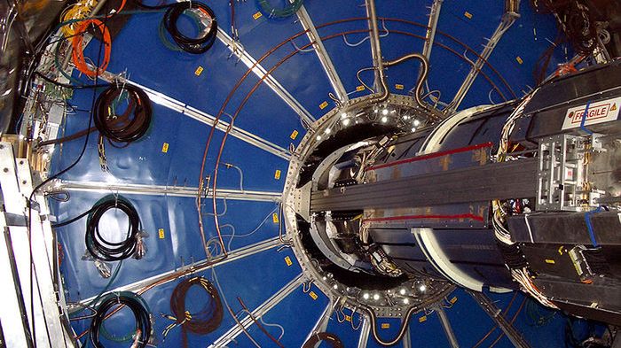 Symulacja Wielkiego Wybuchu w Wielkim Zderzaczu Hadronów 1