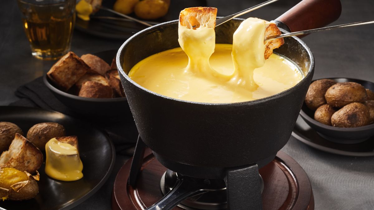 Ser w smażonej wersji pasuje świetnie to pieczywa i ziemniaków