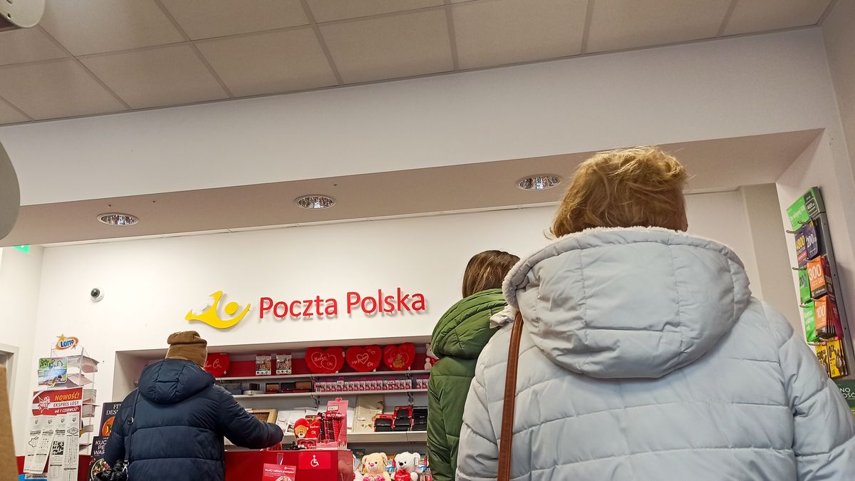 Restrukturyzacja w Poczcie Polskiej. Dobrowolne odejście czy zwolnienie grupowe?