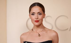 Bogini. Klasa i elegancja, czy to najlepsza kreacja oscarowej nocy?