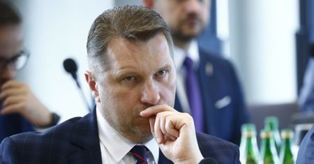 Napaść na działaczkę PiS. Czarnek wkroczył na policję