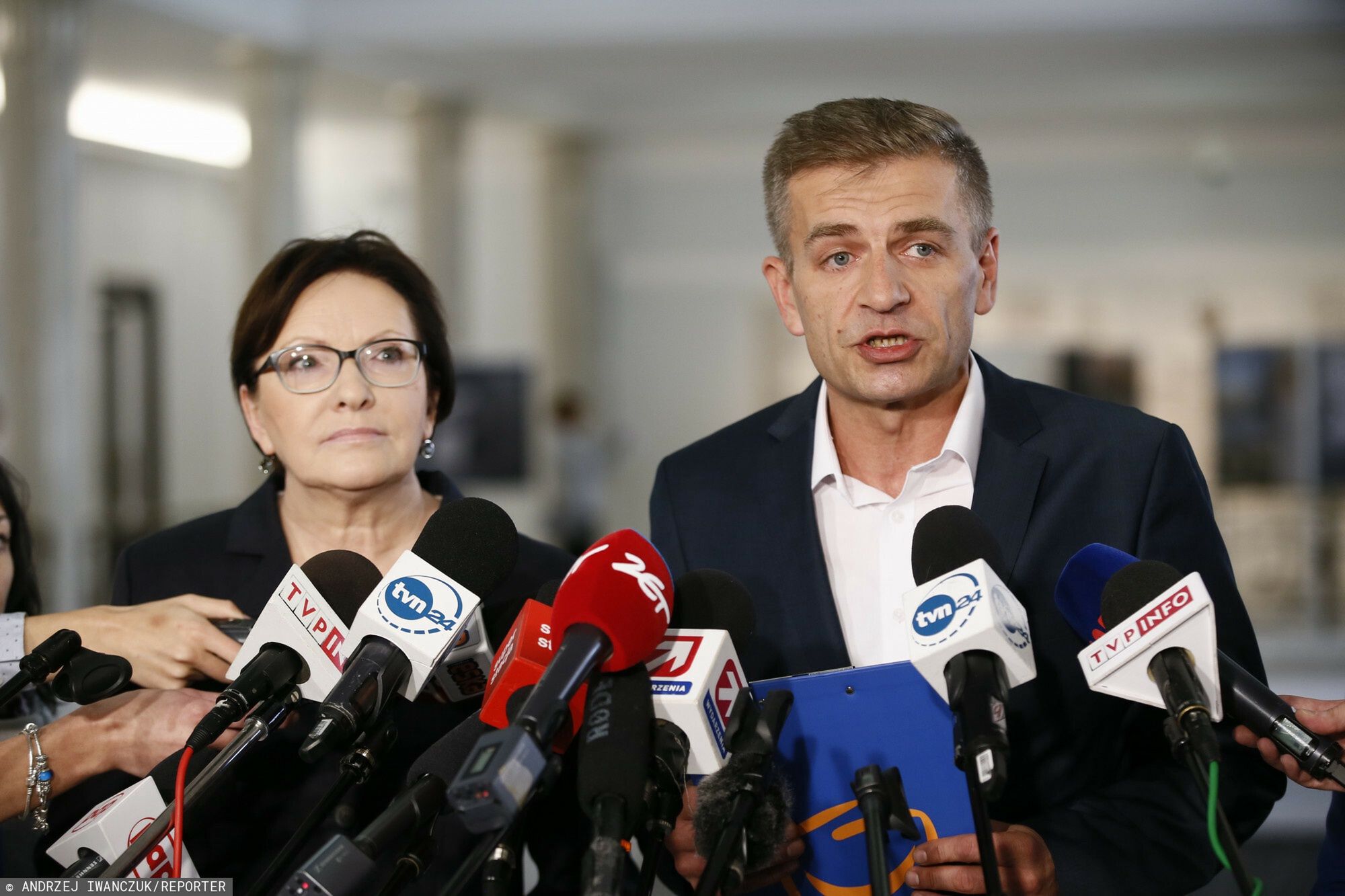 48. posiedzenie Sejmu VIII kadencji27.09.2017 Warszawa Sejm 48. posiedzenie Sejmu VIII kadencji N/z Ewa Kopacz Bartosz Arlukowicz  fot Andrzej Iwanczuk/REPORTERAndrzej Iwanczuk/REPORTER