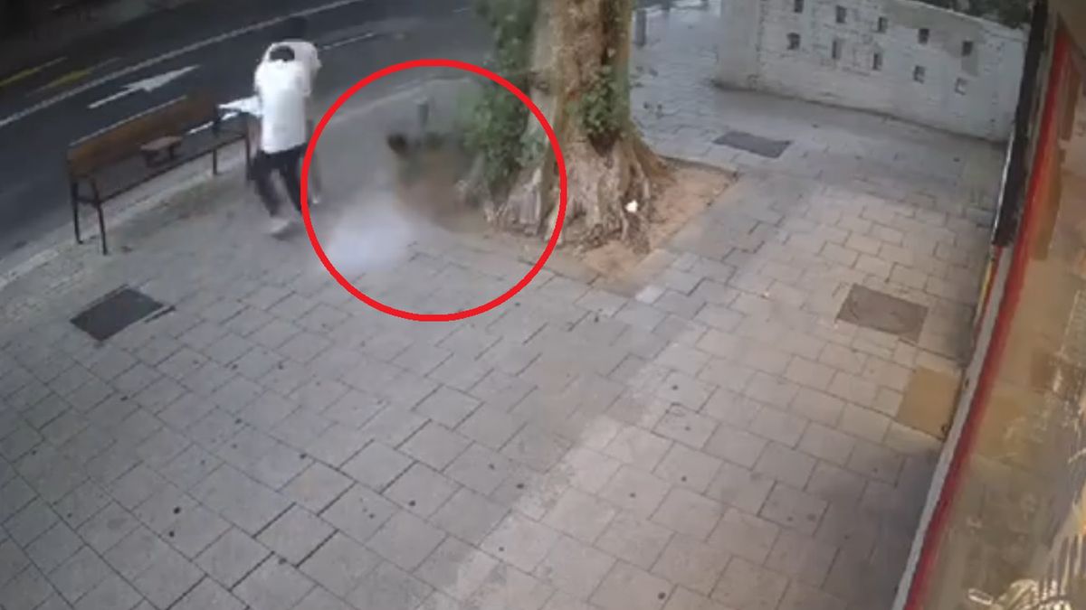 Rakieta spadła obok przechodniów