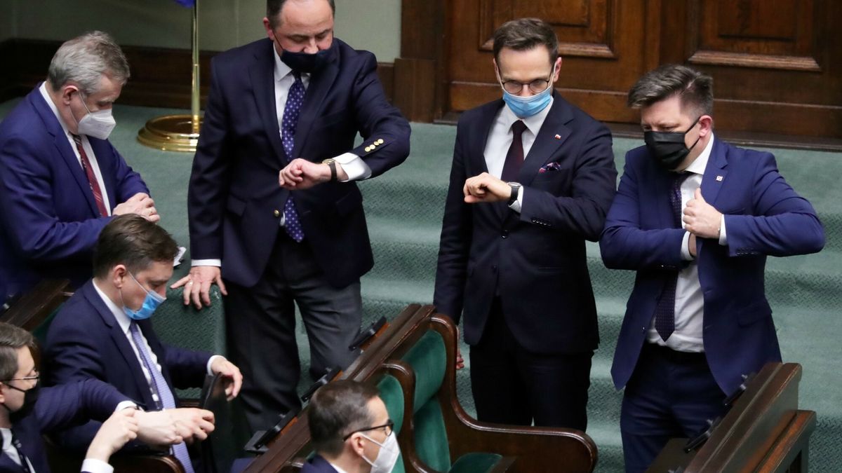 Politycy będą zarabiać więcej. Dostaną niezłą podwyżkę