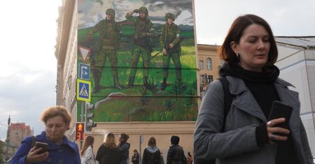 Jak nie kamery, to donos ojca. Tak działa rosyjska inwigilacja