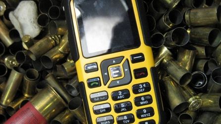 Niezniszczalny Sonim XP1 pokonany nabojem 9mm 1