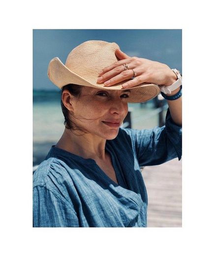 Anna Dereszowska poleciała do pracy na Zanzibar - pozuje w kostiumie kąpielowym