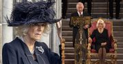 Król Karol III przemawiał do parlamentu, a Camilla... oglądała PAZNOKCIE. Internauci: "Wygląda, jakby chciała stamtąd UCIEC"