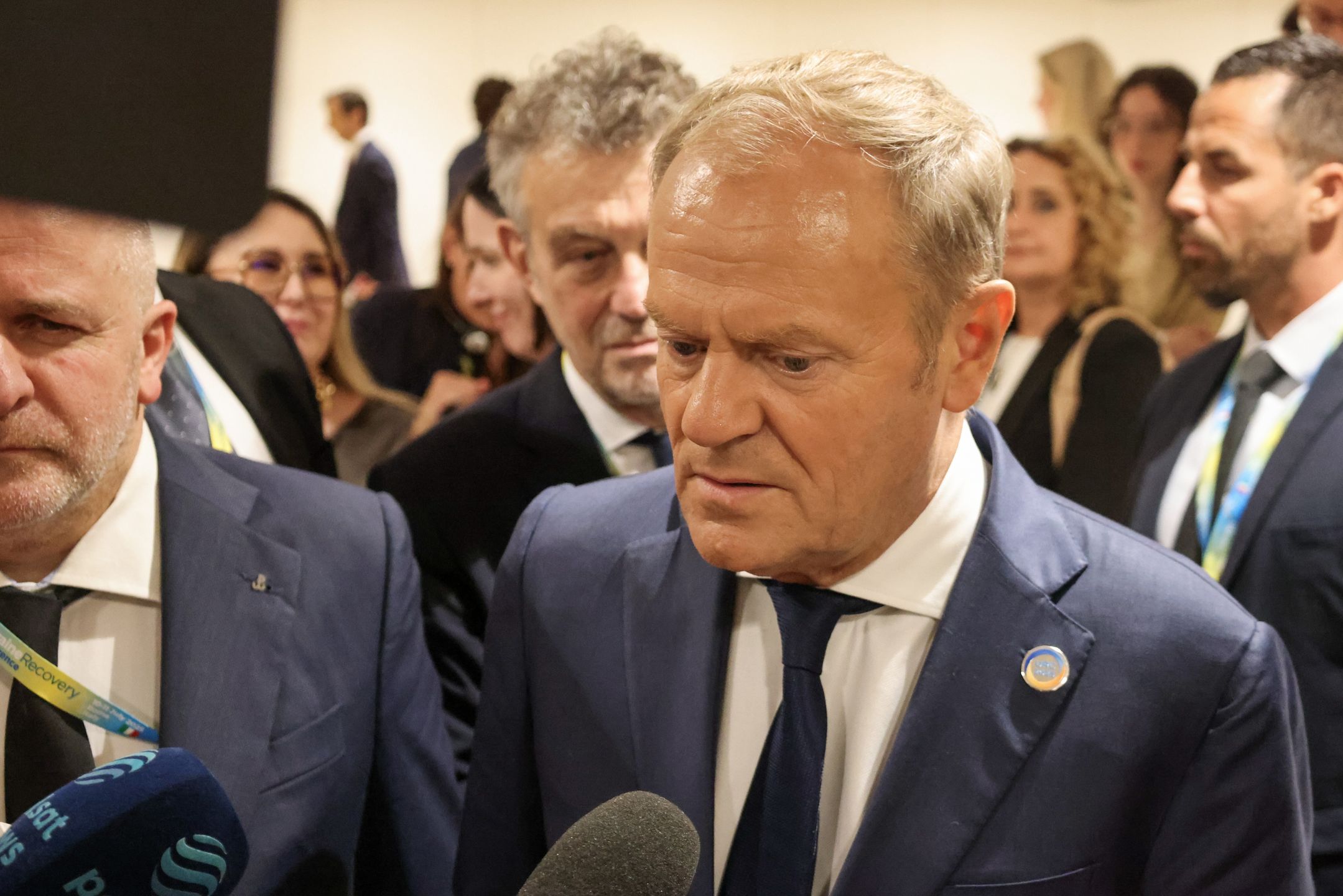 Donald Tusk
Rzym, W�ochy, 10.07.2025. Premier Donald Tusk (C) podczas wypowiedzi dla medi�w w Centrum Kongresowym La Nuvola w Rzymie, 10 bm. Szef rz�du wzi�� udzia� w mi�dzynarodowej konferencji na rzecz odbudowy Ukrainy. (amb) PAP/Albert Zawada
Albert Zawada
konferencja, mi�dzynarodowa, odbudowa, powojenna, spotkanie, Ukraina, dla medi�w, konferencja konferencji, odbudowa ukrainy, w rzymie, wypowiedzi medialnej