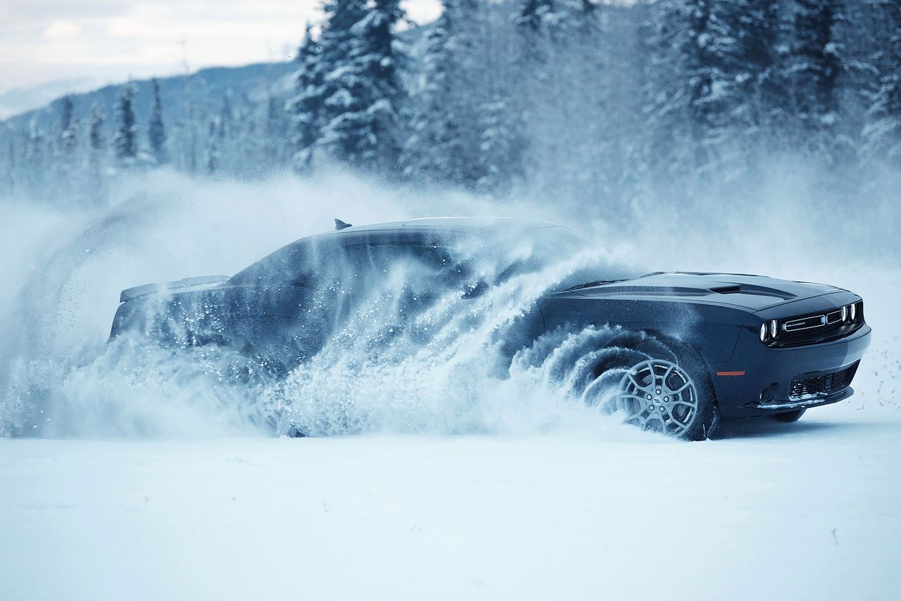 Dodge Challenger GT AWD do zabawy w każdych warunkach