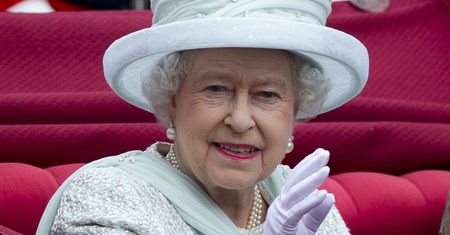 Królowa świętuje 40. urodziny Meghan. Życzenia zdawkowe, ale zdjęcia urocze