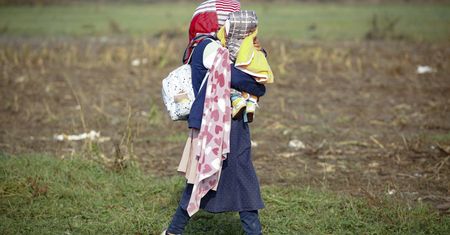 Dramat migrantów. Sejm przyjął nowe prawo. "Dzieci stałyby się towarem"