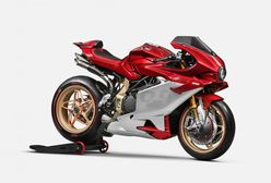 MV Agusta Superveloce 1000 Serie Oro dołącza do gamy. Technicznie bliżej jej do Brutale