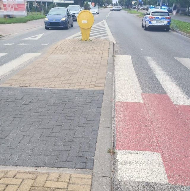 Dwa wypadki w Białej Podlaskiej. Rowerzystka i motocyklista w szpitalu (zdjęcia)