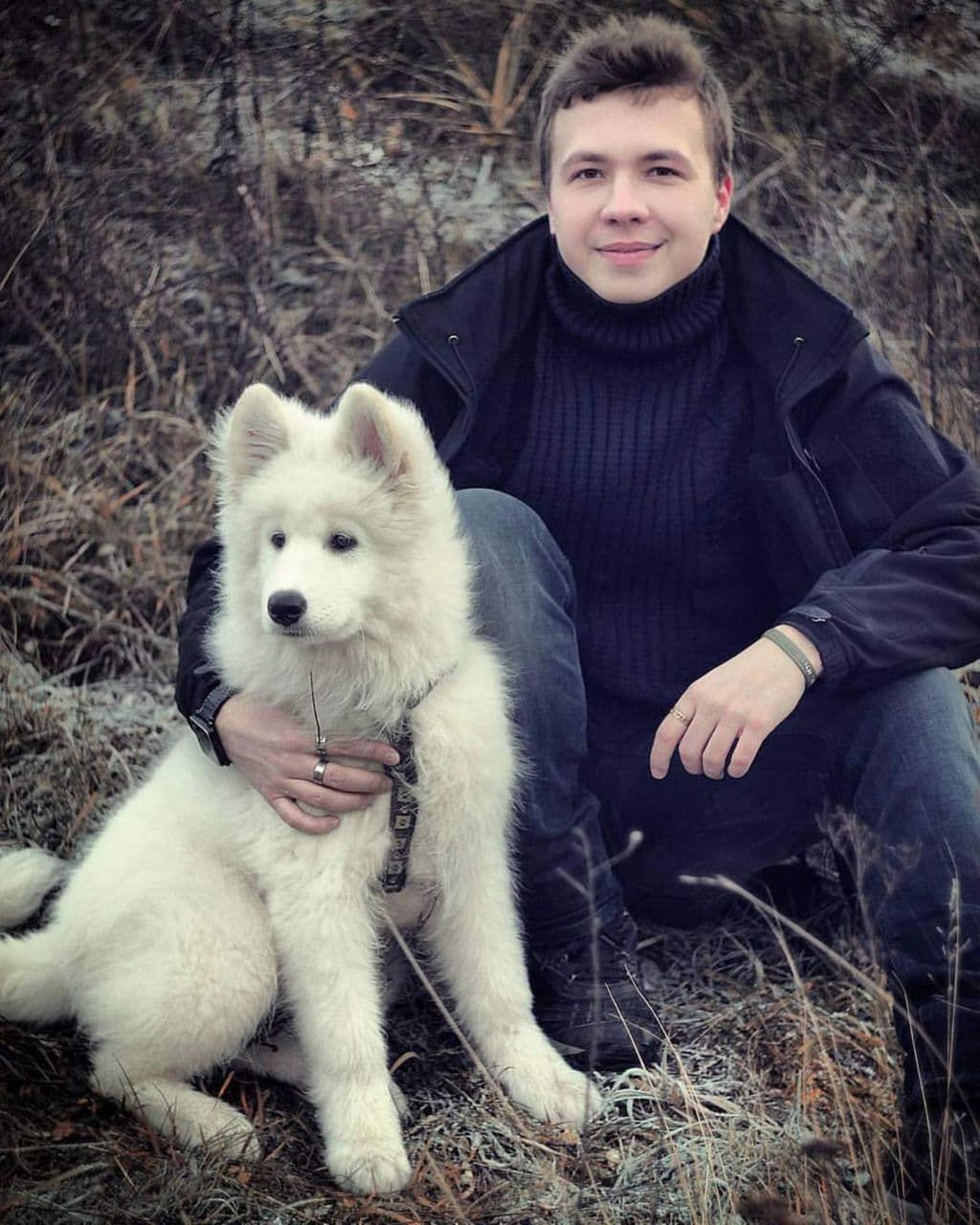 Raman Pratasiewicz z ukochanym psem