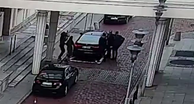 Operator TVP wpadł z kamerą na szefową gabinetu marszałka Senatu, wg rzecznika PO to „niebywała agresja”