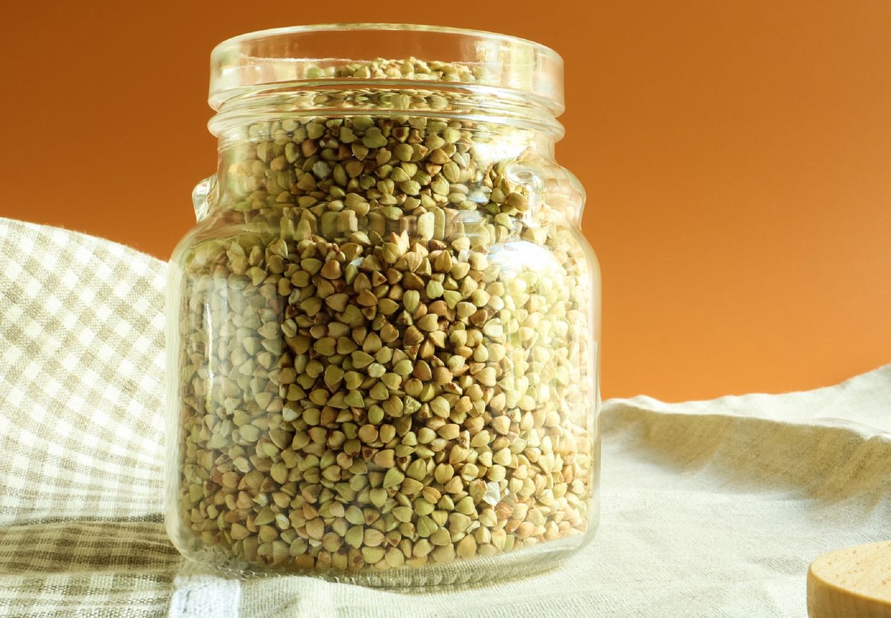 Unroasted buckwheat groats, the underestimated powerhouse of nutrients