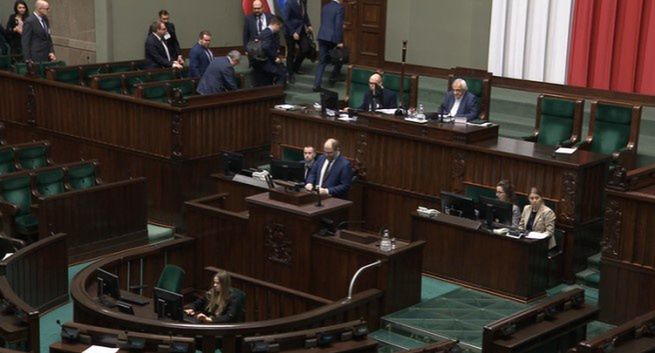 "Lex Pilot" w Sejmie. RPO ma wątpliwości co do jej zgodności z Konstytucją