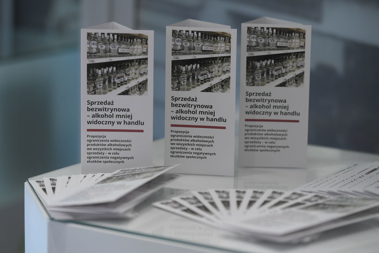 Branża paliwowa prezentuje koncepcję sprzedaży bezwitrynowej na stacjach benzynowych