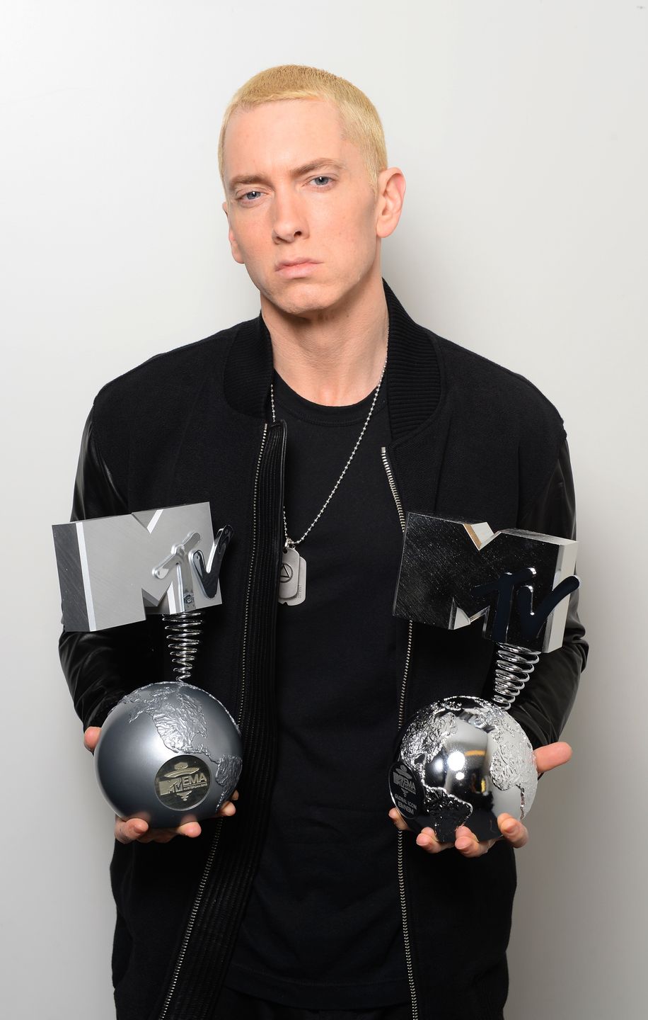 Eminem zaprezentował nowe brwi na Super Bowl