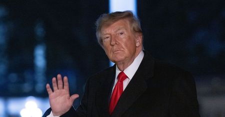 Czy "niebieska fala" zatopi Trumpa? [OPINIA]