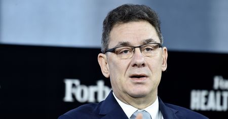 Szef Pfizera o czwartej dawce. "Konieczna" dla ochrony przeciw COVID-19