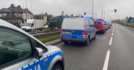 Koszmar w Wejherowie. Zmarła 6-latka potrącona na przejściu